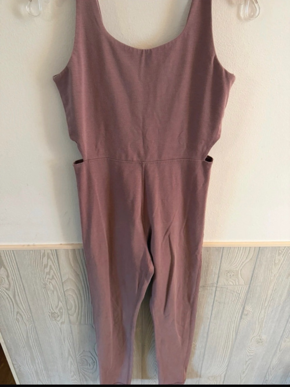 Old Navy Active wearMauve Sleeveless Jumpsuit. Cut out waist, size XXL
